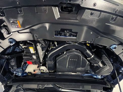 Used 2024 Chevrolet Traverse LT AWD/4WD image 40