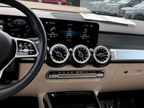 Used 2022 Mercedes-Benz GLB 250 image 20