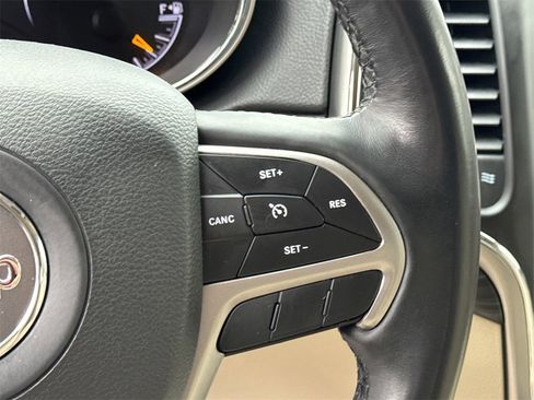 Used 2021 Jeep Grand Cherokee Laredo w/ Security & Convenience Group image 28