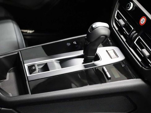 Certified 2026 Porsche Macan image 21