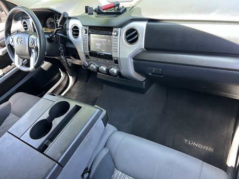 Used 2019 Toyota Tundra SR5 AWD/4WD image 10