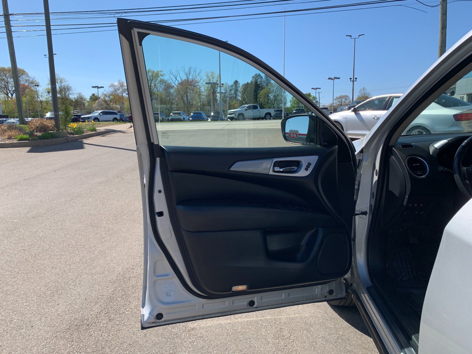 Used 2020 Nissan Pathfinder SL AWD/4WD image 12