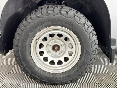 Used 2023 Chevrolet Silverado 1500 W/T w/ Trailering Package AWD/4WD image 34