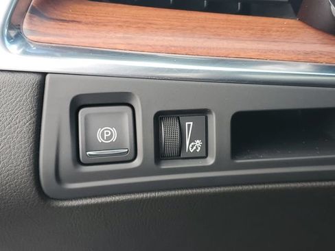 Certified 2024 Cadillac XT5 Premium Luxury w/ LPO, Floor Liner Package AWD/4WD image 13