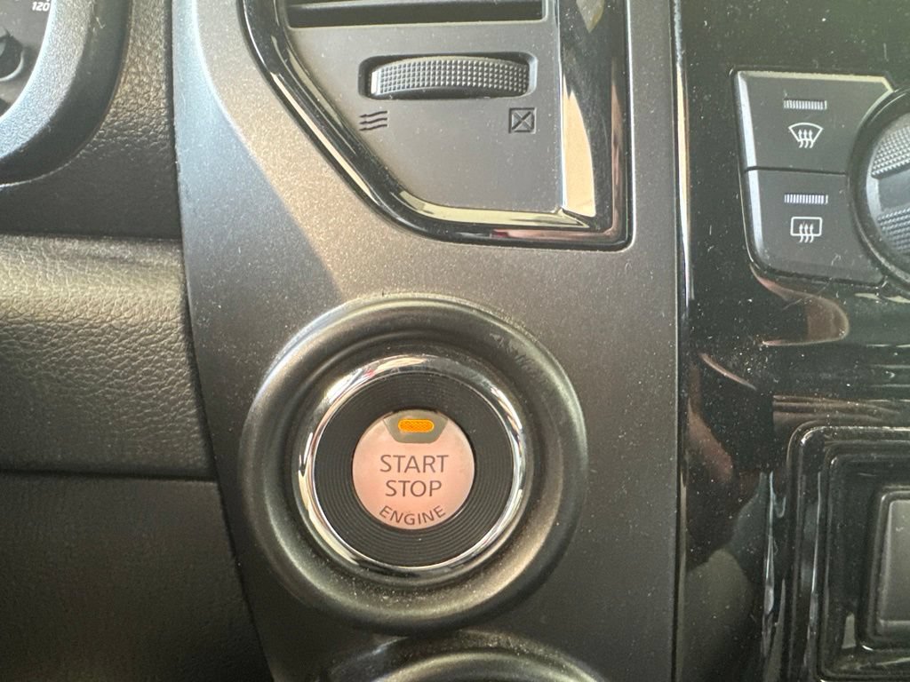 Used 2021 Nissan Titan PRO-4X w/ Pro-4x Convenience Package AWD/4WD image 22