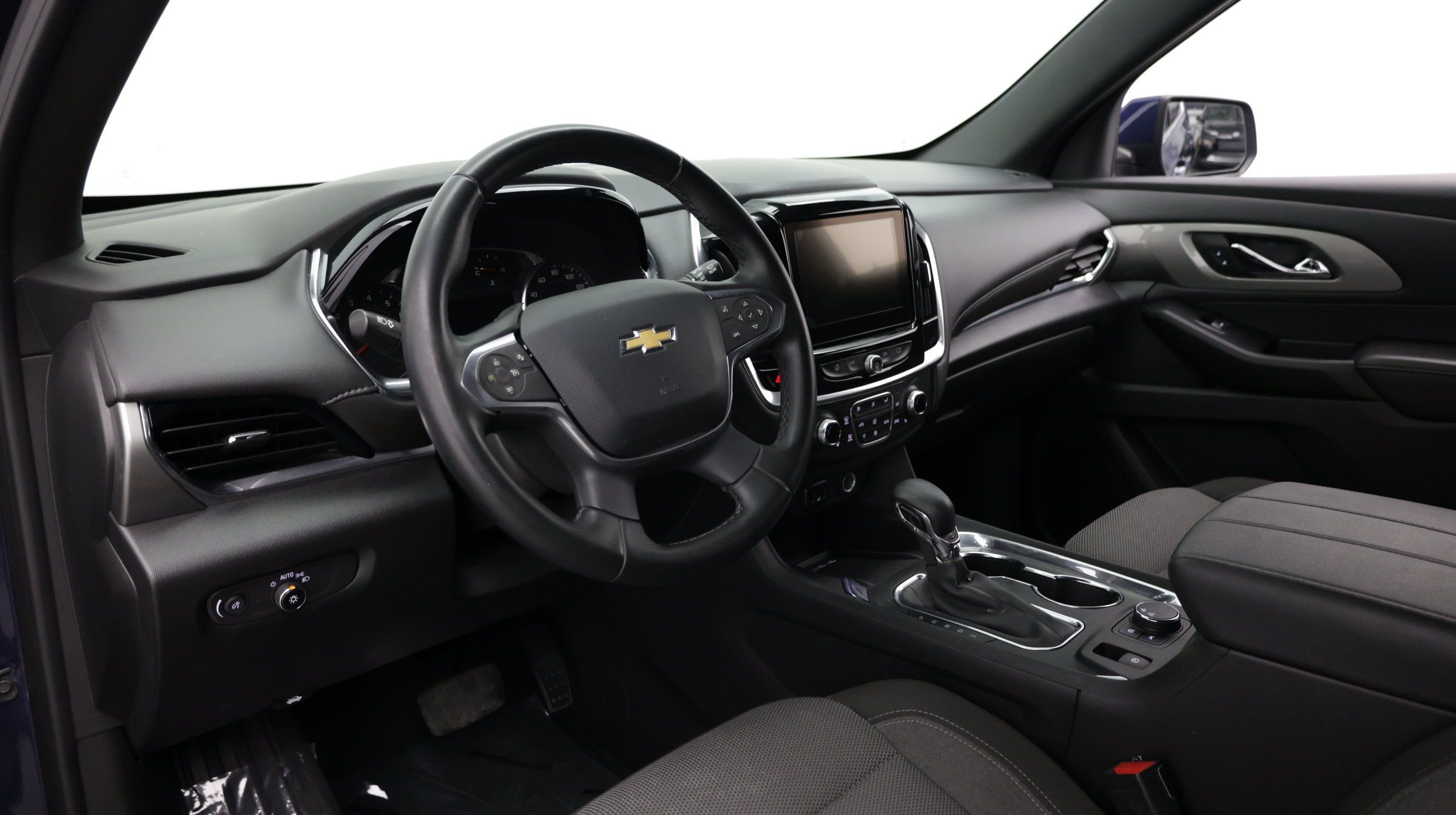Used 2023 Chevrolet Traverse LT FWD image 13