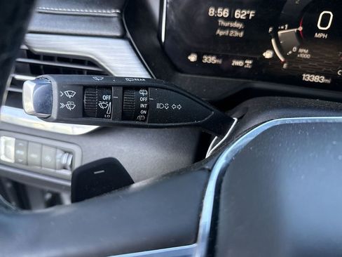 Used 2025 GMC Acadia Elevation w/ Elevation Premium Package AWD/4WD image 18