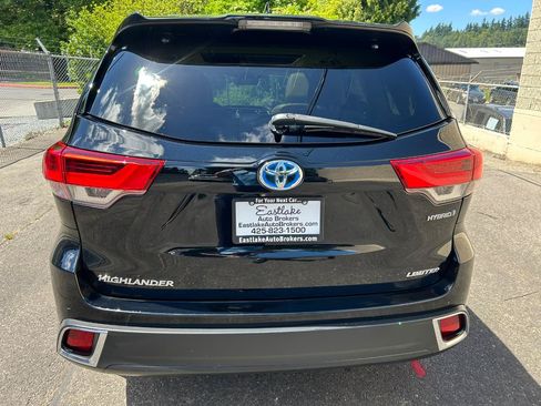 Used 2017 Toyota Highlander Limited Platinum AWD/4WD image 7