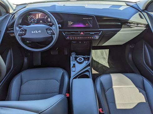 Certified 2025 Kia Niro Wind image 16
