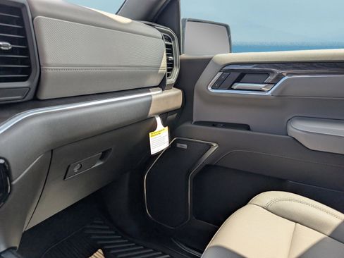 New 2026 Chevrolet Silverado 1500 LTZ w/ LTZ Premium Package AWD/4WD image 31