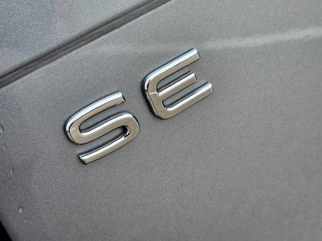 Certified 2024 Volkswagen Tiguan SE R-Line AWD/4WD image 8