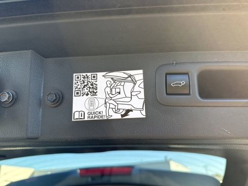 Used 2021 Toyota Highlander Platinum image 19