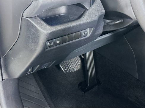 Used 2021 Toyota RAV4 XSE AWD/4WD image 10