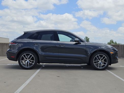 Certified 2026 Porsche Macan AWD/4WD image 9