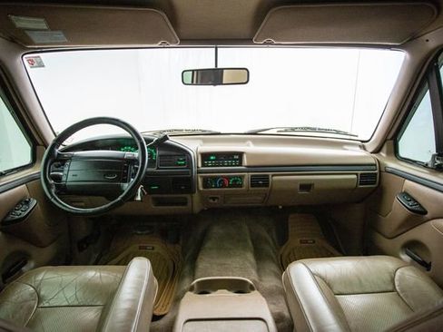 Used 1996 Ford Bronco XLT image 12