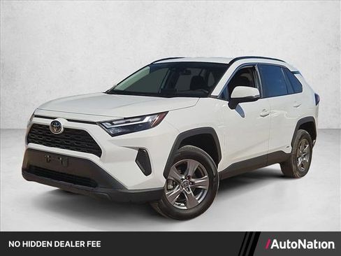 Used 2025 Toyota RAV4 XLE AWD/4WD image 1