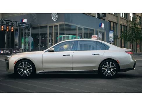 New 2025 BMW i7 eDrive50 w/ M Sport Package image 4