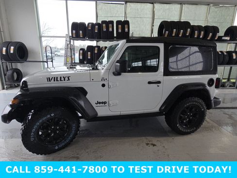 Used 2022 Jeep Wrangler Willys image 11
