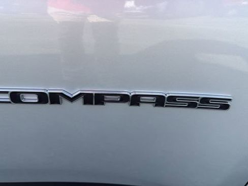Used 2025 Jeep Compass Limited AWD/4WD image 29
