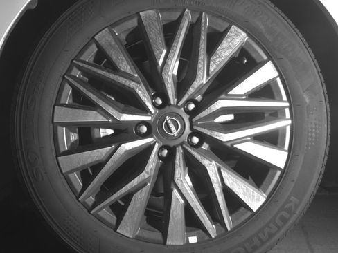 Used 2025 Nissan Altima 2.5 SV FWD image 12