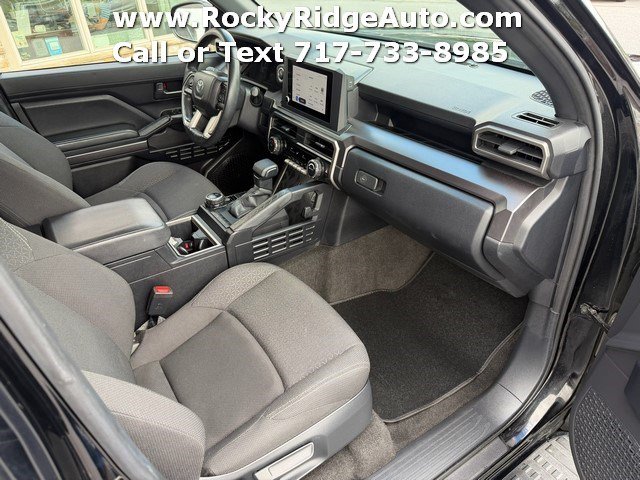 Used 2025 Toyota 4Runner SR5 AWD/4WD image 30