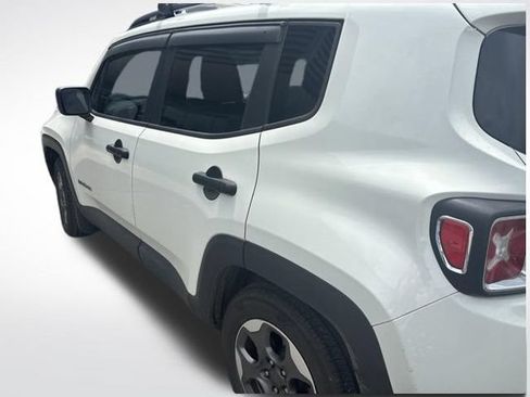 Used 2017 Jeep Renegade Sport w/ Power & Air Group FWD image 9