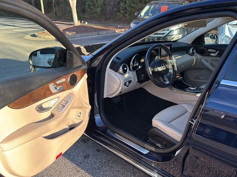 Used 2018 Mercedes-Benz C 300 4MATIC Sedan image 13