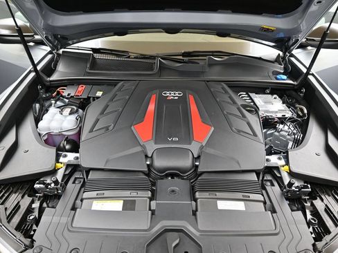 Used 2025 Audi RS Q8 performance w/ RS Design Package - Red AWD/4WD image 10