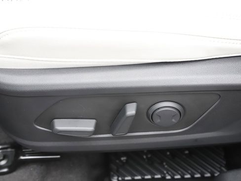 New 2026 Hyundai Tucson Limited image 15