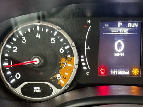 Used 2016 Jeep Renegade Latitude w/ Popular Equipment Group AWD/4WD image 13