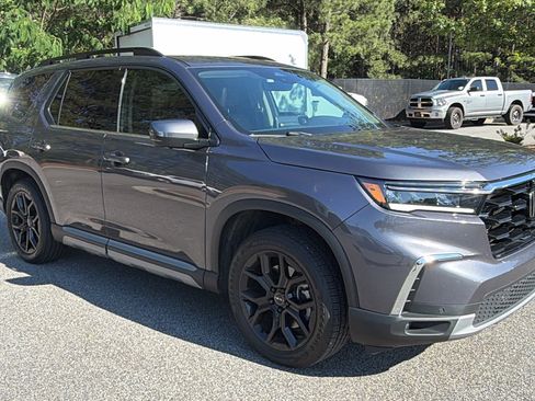 Used 2025 Honda Pilot Elite image 5