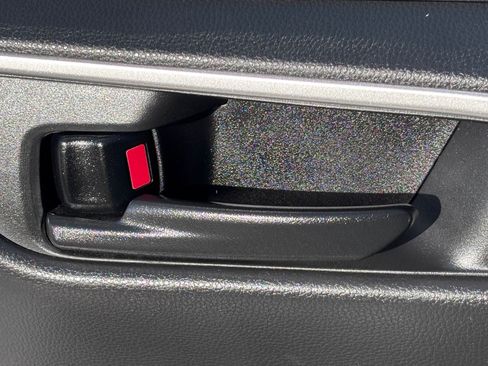 Used 2022 Toyota RAV4 LE FWD image 20