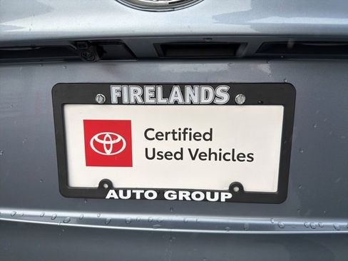 Certified 2022 Toyota Highlander XLE image 10