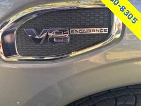 Used 2017 Nissan Titan SV image 8