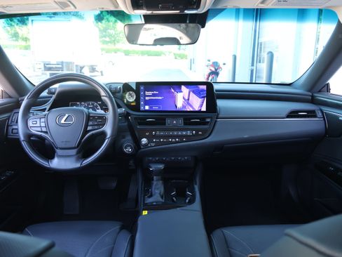 Used 2024 Lexus ES 350 Ultra Luxury w/ Accessory Package (Z2) FWD image 17