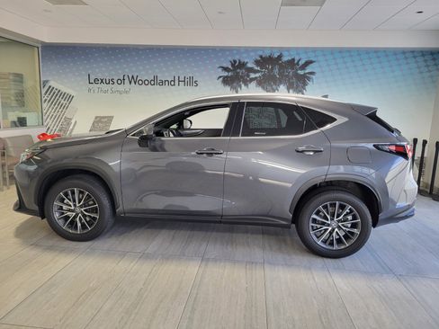 Used 2024 Lexus NX 250 FWD w/ Premium Package image 2