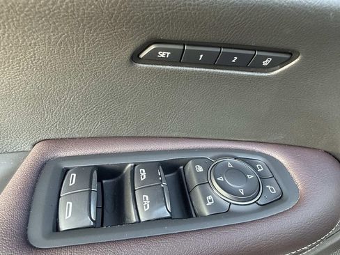 Used 2023 Cadillac XT6 Premium Luxury w/ Technology Package FWD image 20