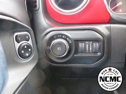 Used 2021 Jeep Wrangler Unlimited Rubicon AWD/4WD image 39