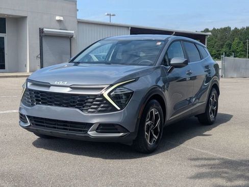 Used 2025 Kia Sportage LX FWD image 7