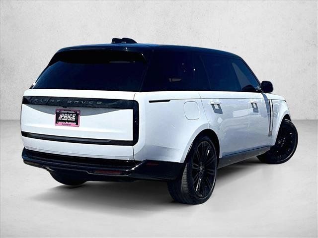 Used 2024 Land Rover Range Rover Long Wheelbase SE AWD/4WD image 2