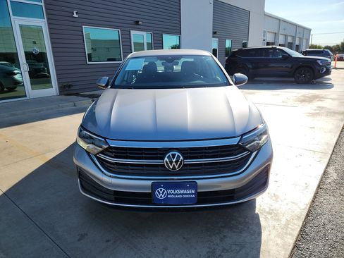 Used 2024 Volkswagen Jetta S image 2