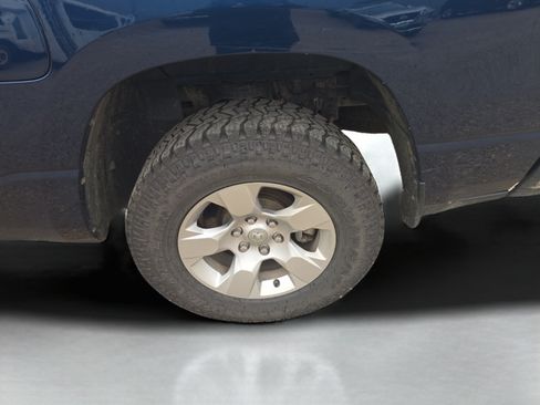 Used 2020 RAM 1500 Big Horn AWD/4WD image 25