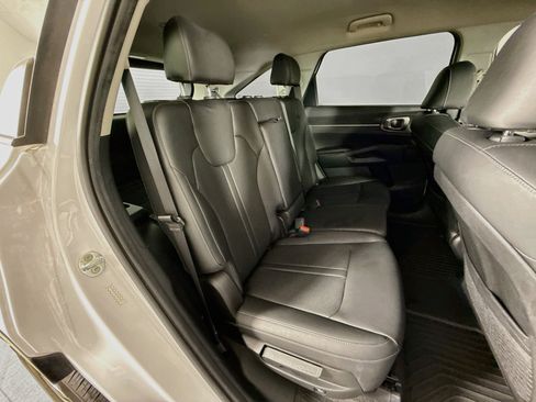Used 2023 Kia Sorento S FWD image 34