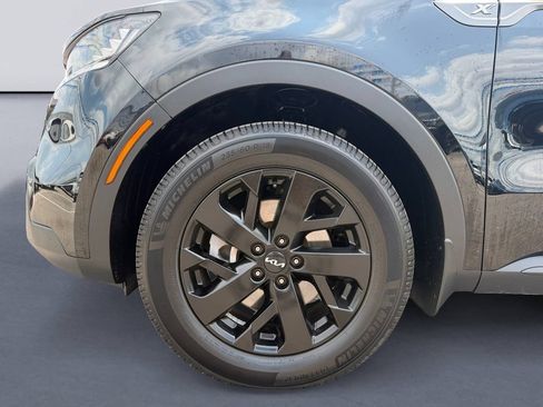 Used 2023 Kia Sorento S w/ Panoramic Sunroof Package AWD/4WD image 9