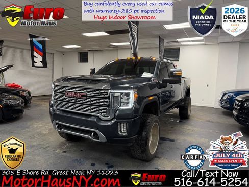 Used 2022 GMC Sierra 3500 Denali w/ Denali Ultimate Package AWD/4WD image 1