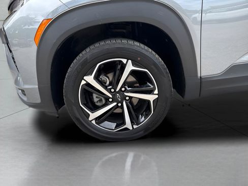 Used 2023 Chevrolet TrailBlazer RS w/ Convenience Package AWD/4WD image 5