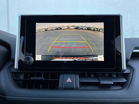 Used 2025 Toyota RAV4 XLE image 31