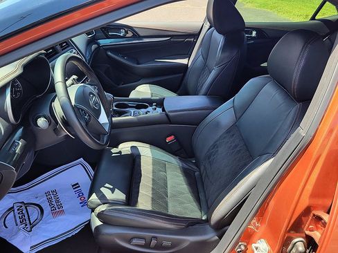 Used 2020 Nissan Maxima SR w/ Sport Mat Group FWD image 7