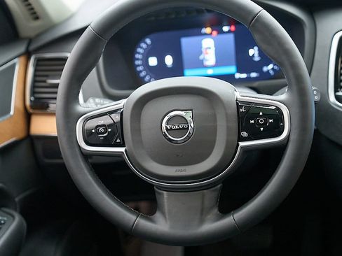 Certified 2025 Volvo XC90 B6 Plus AWD/4WD image 28