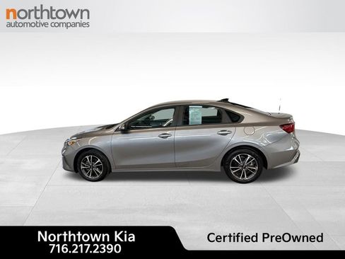 Certified 2023 Kia Forte LXS FWD image 3